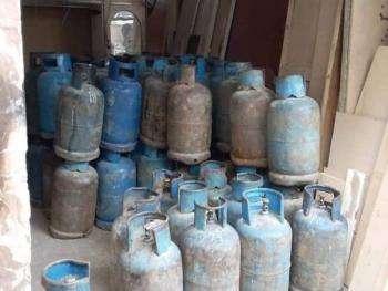 تموين حمص : ضبط معتمد غاز منزلي يخفي 47 اسطوانة ممتلئة بمستودع أخشاب 