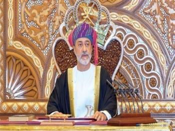 بعد أن عدل النشيد الوطني.. سلطان عُمان يتعهد بالسير على خطى الراحل السلطان قابوس