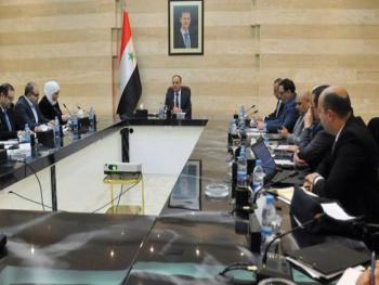 خميس يجيب على سؤال لماذا ترفع الحكومة أسعارها قبل التجار؟.. مفرزات الحرب هي السبب