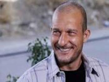 رامز الاسود يهاجم فنانين ثم يعود ليعتذر.. سامحونا ما بقا نعيدا