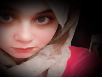 أثقب صورتي بقلم الشاعرة هناء الغنيمي