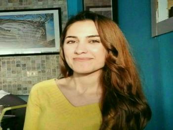 أقف أمام المرأة بقلم الشاعرة نور ماهر جعفر