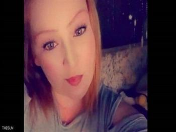 ماساة الفقد تكملها فتاة بعد وفاة امها بالكورونا