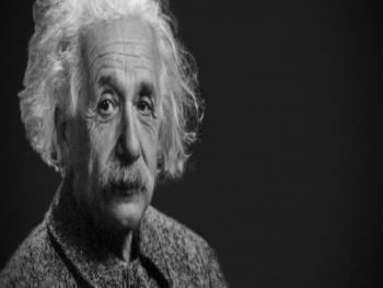علماء يكتشفون النجم الراقص الذي تنبأ به اينشتاين