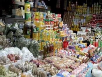 خبير اقتصادي يتساءل ماذا يفعل المواطن بين الحجر المنزلي وارتفاع الأسعار وقلة ذات اليد؟