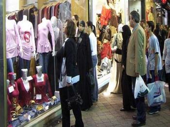 كيف اثرت فترة الحظر على غلاء اسعار الالبسة.. صناعي يوضح