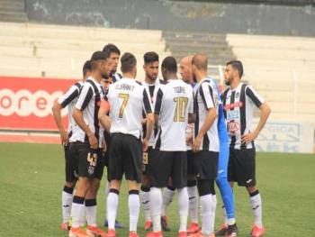 فضيحة مدوية تلحق بفريق كرة قدم عربي.. وتلاعب بنتائج مبارياته                                                                 