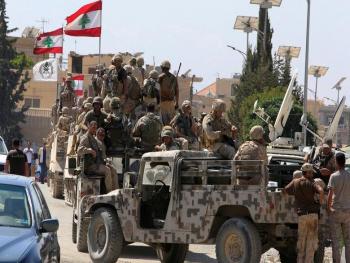 الجيش اللبناني يوقف سوريين ولبنانيي يحولون الاموال لمصلحة الارهابيين