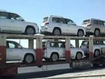 بقرار من وزارة الاقتصاد ممنوع استيراد السيارات السياحية.. فماذا تفعل هذه السيارات في مرفأ طرطوس وكيف دخلت؟