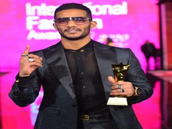 بطل المسلسل الاسباني لاكاسا دي بابل يرسل يوجه رسالة ل محمد رمضان 