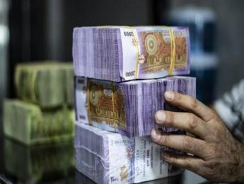 المسرحون في حماة قبضوا 2.5 مليار ليرة سورية.. والتقبيض مستمر