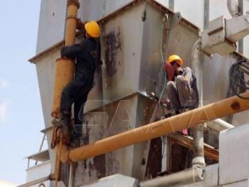 الوفد الوزاري في دير الزور يضع محطة مياه العثمانية ومدرسة عز الدين القسام في دير الزور بالخدمة