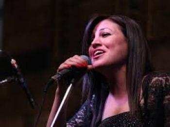 المغنية السورية رنا سليمان تتهم نقابة الفنانين بالتخلي عنها في أزمتها