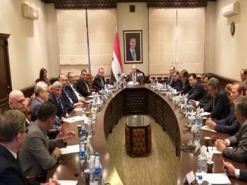 رئيس الحكومة يحث المحافظين على الاهتمام بشؤون المواطن اكثر 