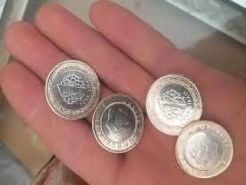 معارضة تركية تتساءل عما تفعله العملة التركية في الشمال السوري؟