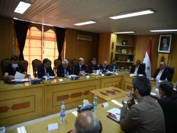 الوزير  البرازي يدعو الى اتخاذ اقصى الاجراءات بحق كل من يحاول الغش او بيع مواد فاسدة او مجهولة المصدر