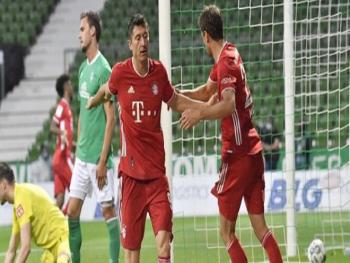 بايرن ميونخ يفوز على فيردر ويتوج بلقب الدوري للمرة الثامنة