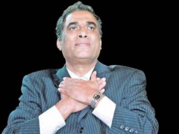 لمن قال أحمد زكي في أيامه الأخيرة «أسلوبك هو اللي جابلي السرطان