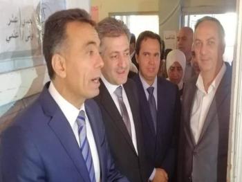 الوزير العزب خلال تفقده العملية الامتحانية: الأسئلة متنوعة وموضوعية وتلائم المستويات كافة