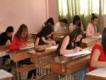 باستثناء طلاب جديدة الفضل.. انطلاق العملية الامتحانية لطلاب التعليم الاساسي والاعدادية الشرعية