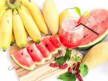 لا تتناول هذه الاطعمة مع الموز