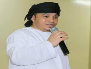 الشاعر العماني سيف مسلم العلوي لازال المشوار طويل ومن أراد الوصول إلى الهدف عليه بذل الجهد المضاعف