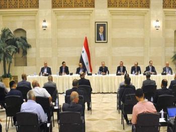 المهندس عرنوس خلال لقائه غرف الزراعة والحرفيين: إحداث شركات للتصنيع والتسويق الزراعي ودعم الحرف المتضررة