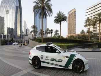 آسيوي مقيم في الامارات ينتقم من خطيبته بثلاث جرائم