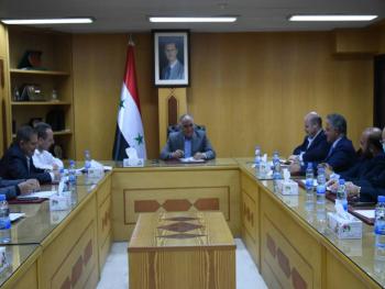 الوزير البرازي يناقش مع اعضاء اللجنة المركزية للتصدير بغرف التجارة سبل تنشيط عملية التصدير والاليات اللازمة لذلك 