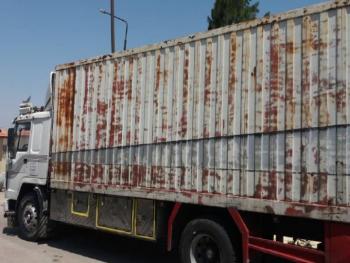 ضبط شاحنة تهرّب مخلفات تكرير مصافي النفط