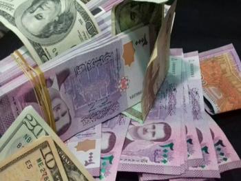   التهريب يستنزف من 3 إلى 4 ملايين دولار يومياً...هذا ما يحدث في كواليس تحسين سعر الصرف