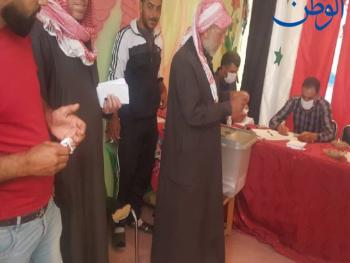 رغم استمرار الحظر.. اقبال على الانتخابات في رأس المعرة