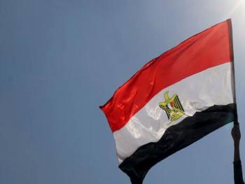 اب مصري يتحلص من أطفاله بإلقائهم امام عجلة القطار.. تعرف النفاصيل