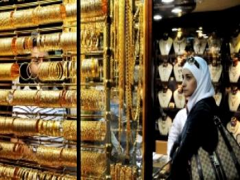 اسعار الذهب ترتفع مجددا بعد ان سجلت امخفاضا حقيقيا