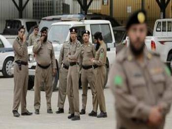 سعودي يرتكب جريمتين بوقت واحد والشرطة تلقي القبض عليه