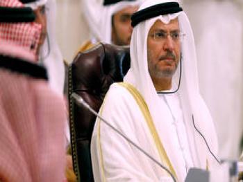 تراشق اتهامات بين انور قرقاش ومسؤول خليجي سابق