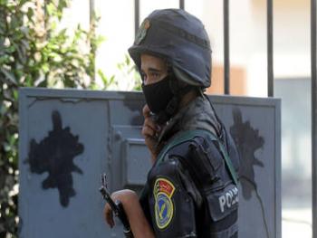 مصري يغتصب زوجة والده المتوفي بالإكراه.. والزوجة تدعي عليه للشرطة