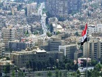 الجو حار بين الصحو والغائم جزئيا مع فرصة ضعيفة لهطل زخات مطر فوق المناطق الغربية