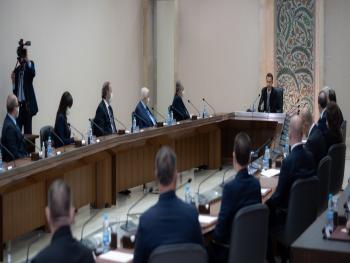 الرئيس الأسد :الإعلام السوري حقق نقلة جيدة بظروف صعبة وعلى الحكومة دعمه في أخذ دوره الفعال..و مكافحة الفساد يجب أن تكون شاملة