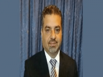 وزير المالية ينفي إلغاء تصريف 100 دولار على الحدود