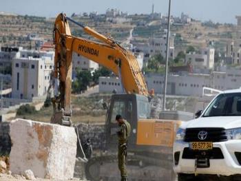 مستوطن اسرائيلي يدهس طفلا فلسطينيا في الخليل