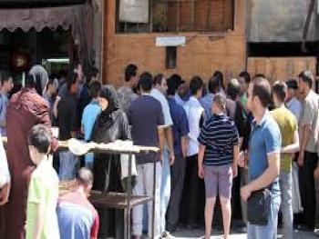 اسمندر يوضح اسباب الازحام على الافران في دمشق