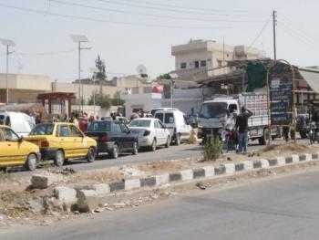 حجز بطاقة كل سيارة تتجاوز دور تعبئة البنزين بحماة