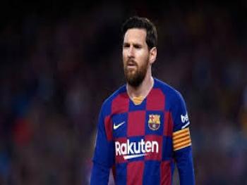 برشلونة يريد تخفيض راتب ميسي 