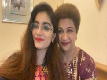 جريمة مأساوية.. وصلت الشرطة لتجد الأم والابنة جثتين بالمنزل