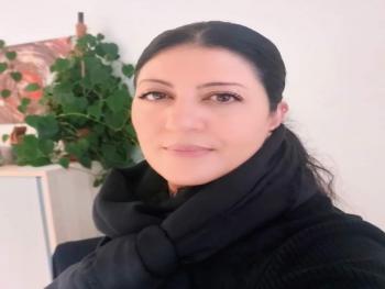 لسنا قريبين للشاعرة ريما مصطفى