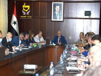 وزير الصناعة: بانتظار نتائج التحقيقات حول احتراق مستودع التبغ.. وعلى كل مدير تحمل مسؤوليته
