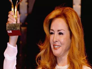 شهيرة منعت نجلاء فتحي من حضور عزاء محمود ياسين