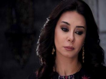 كاريس بشار تتلقى عرض زواج في بث مباشر على مواقع التواصل الاجتماعي