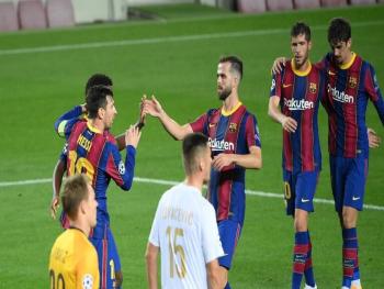 ازمة جديدة في برشلونة.. والسبب لاعبها الجديد